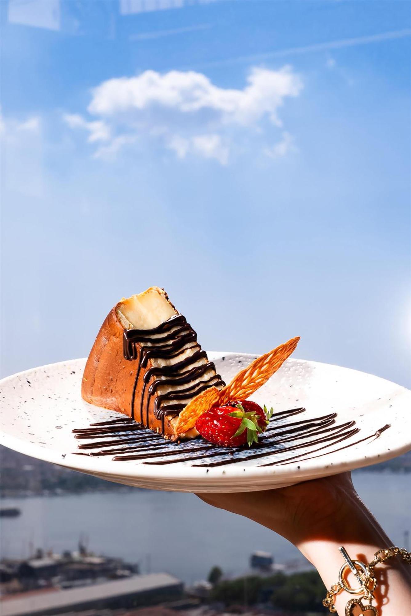 Radisson Blu Pera 5*